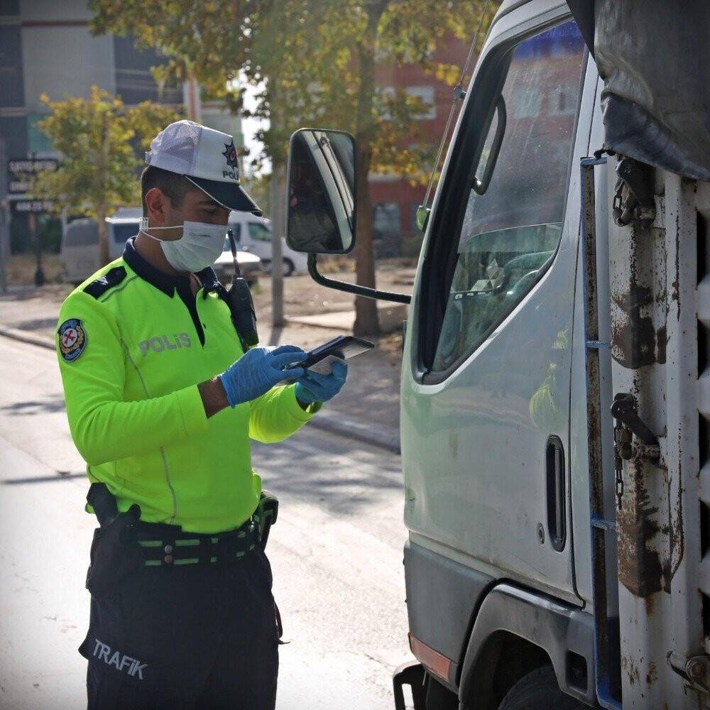 Konya’da bin 766 sürücüye adli ve idari işlem yapıldı