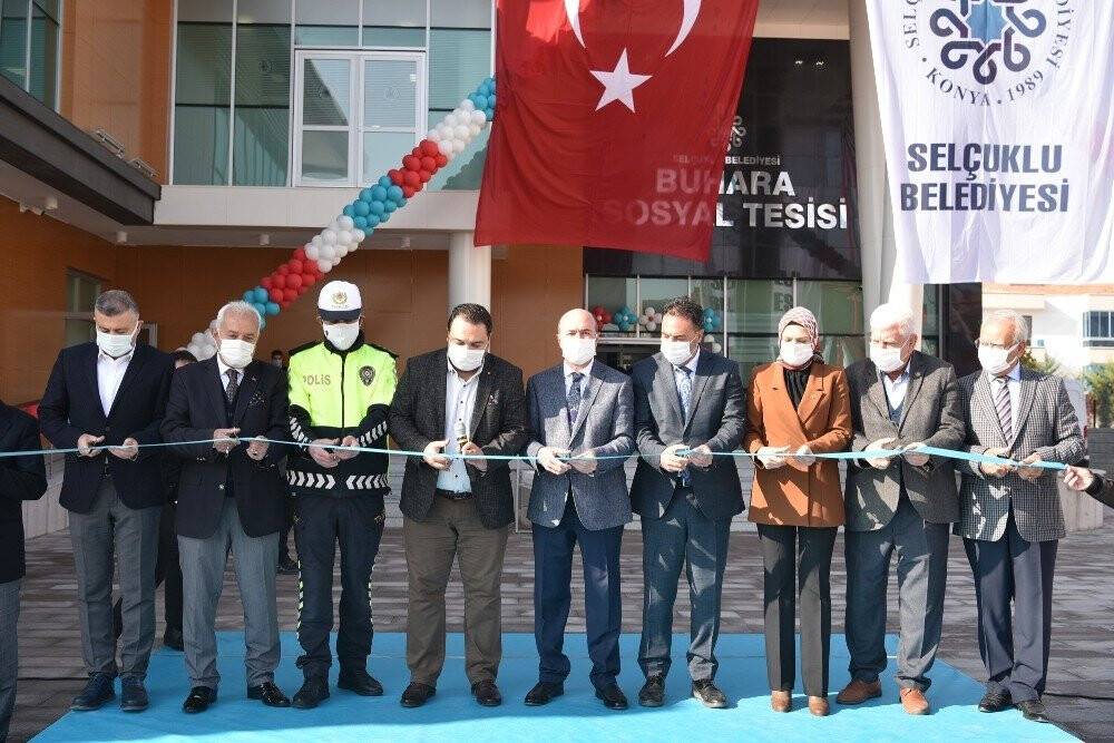 Selçuklu Belediyesi açılışlara ara vermeden devam ediyor!Buhara Sosyal Tesisi dualarla açıldı
