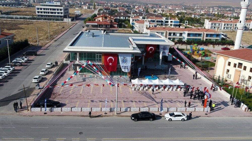 Selçuklu Belediyesi açılışlara ara vermeden devam ediyor!Buhara Sosyal Tesisi dualarla açıldı