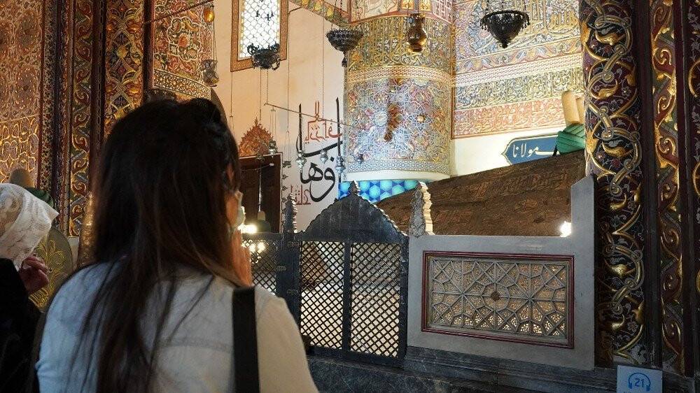 Keçiörenlilerden Mevlana Türbesine ziyaret