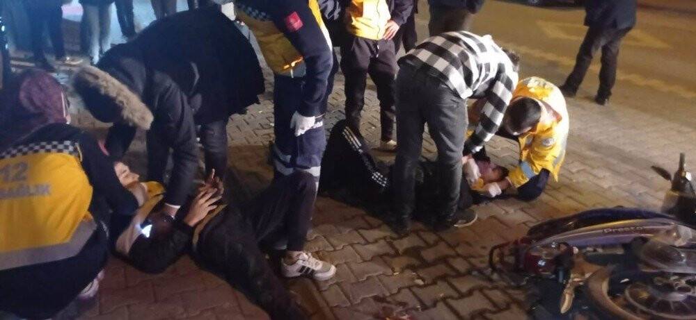 Konya'da kaza! Kamyonet ile motosiklet çarpıştı: 3 yaralı