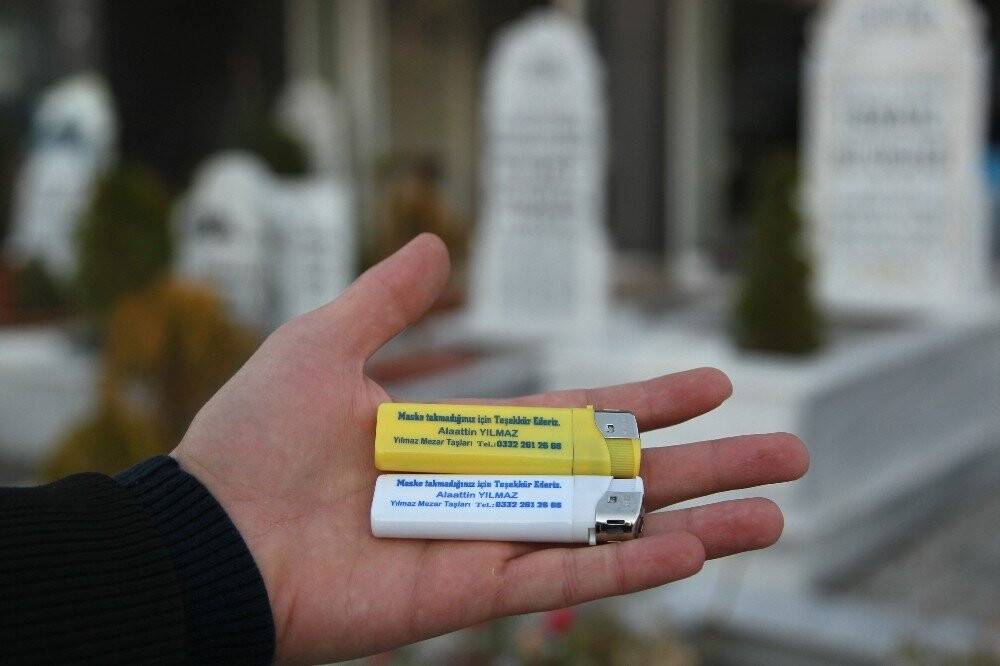 Konya'daki mezar taşı ustasından ilginç korona virüs mesajı
