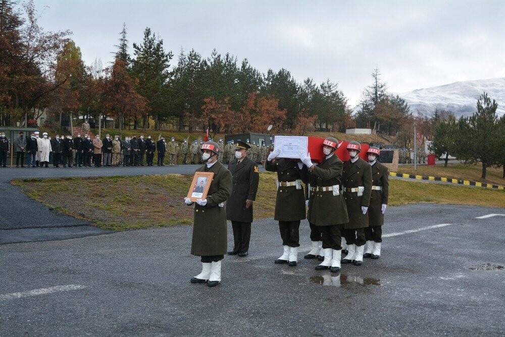 Şehit asker için uğurlama töreni