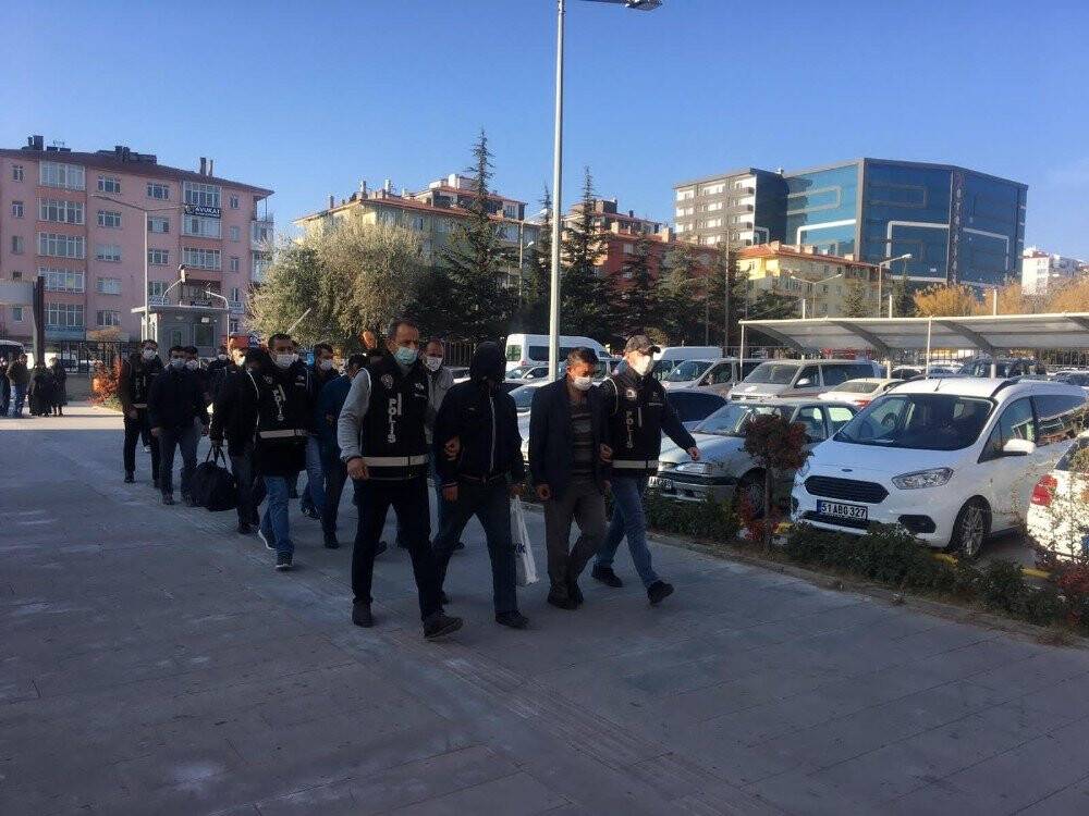 FETÖ operasyonunda 25 şüpheliden 9’u adliyeye sevk edildi