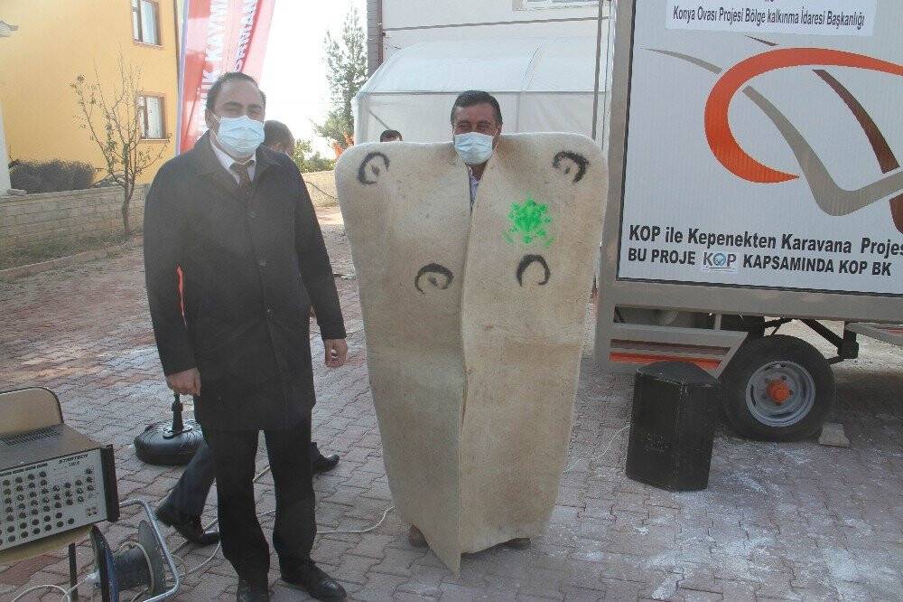 Hüyük’te küçükbaş hayvan yetiştiricilerine destekler devam ediyor