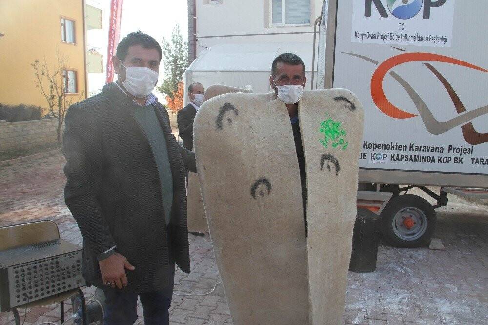 Hüyük’te küçükbaş hayvan yetiştiricilerine destekler devam ediyor