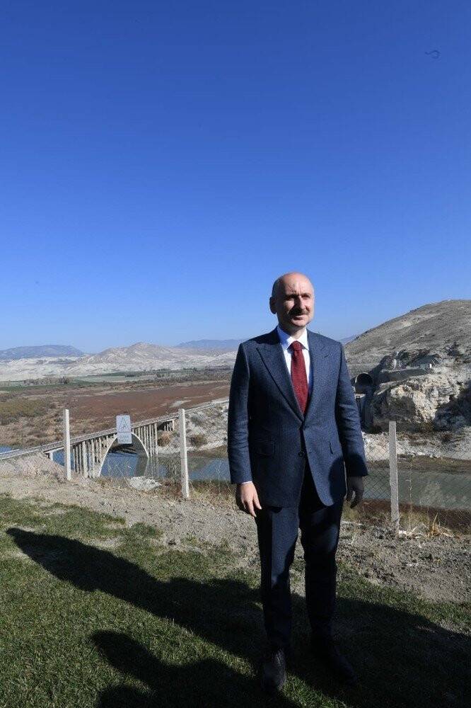 Bakan Karaismailoğlu: 'Mart ayı ile Ekim ayı arasında 5,7 milyar dolarlık yatırım yaptık'