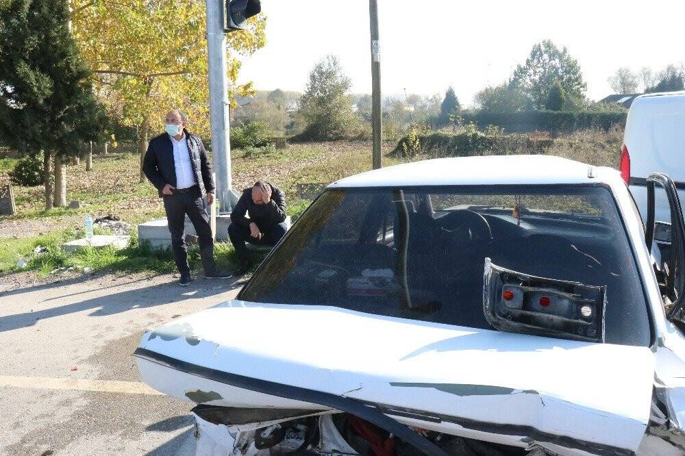 D-650 karayolunda zincirleme trafik kazası: 2 yaralı
