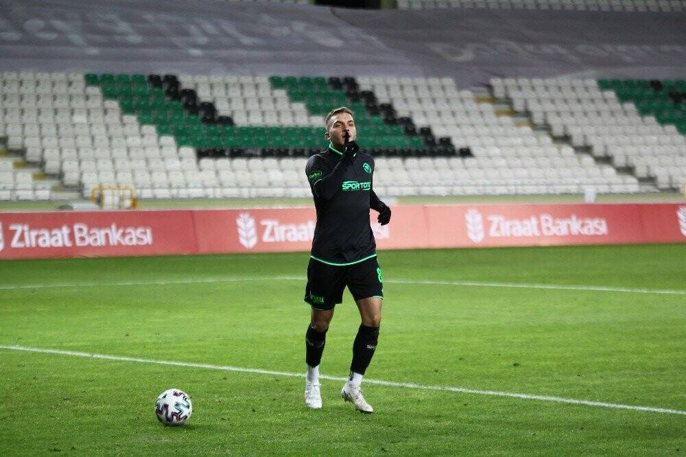 Erdon Daci formaya göz kırptı