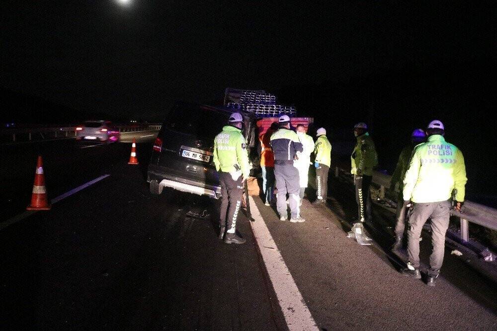 TEM’de feci kaza: 2 ölü, 3 yaralı