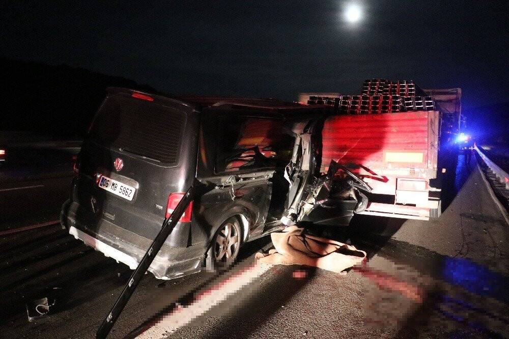 TEM’de feci kaza: 2 ölü, 3 yaralı