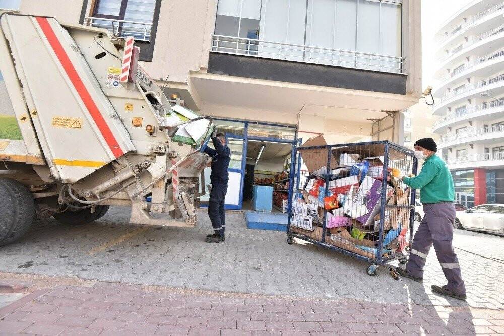 Karatay Belediyesi 'Geleceğini Çöpe Atma' projesini sürdürüyor