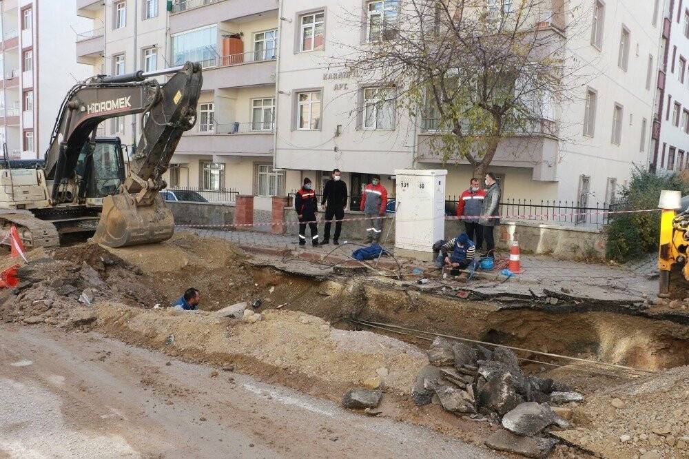 Issız sokakların çalışan işçileri