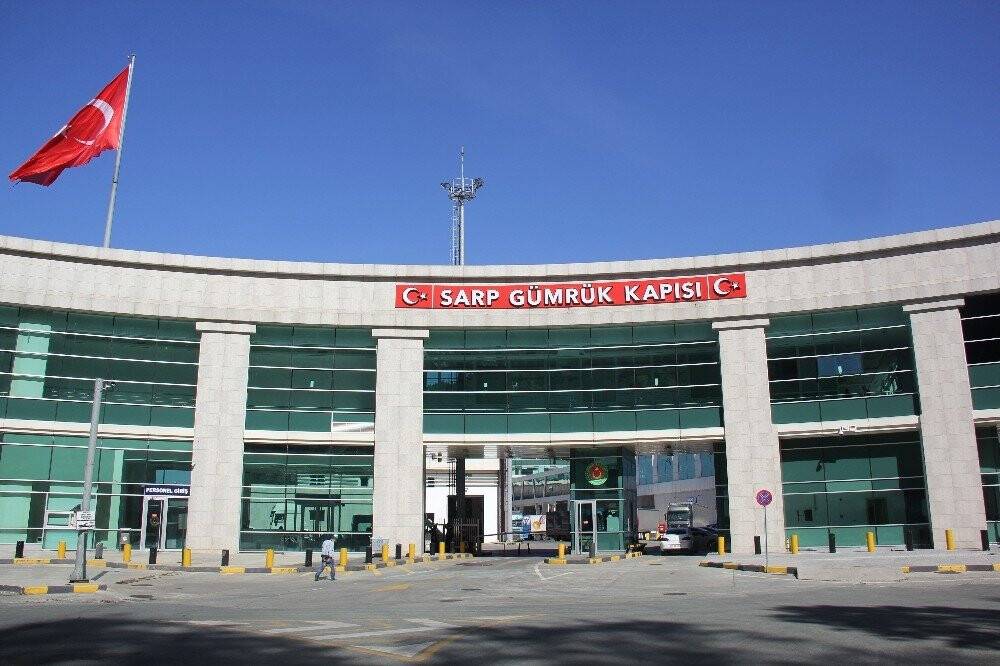 Sarp Sınır Kapısı’ndan günlük tır geçiş rekoru kırıldı