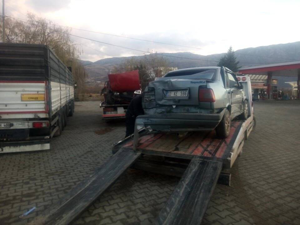 2 otomobilin çarpıştığı kaza anı kamerada