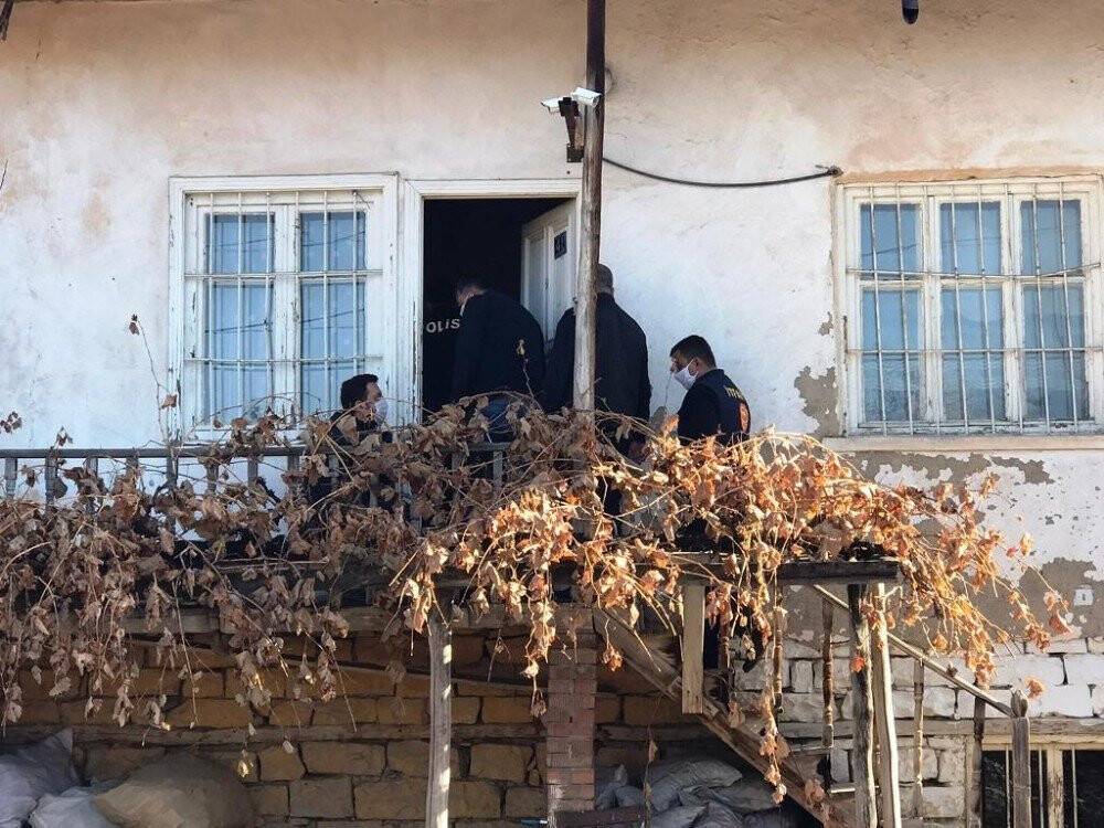 Konya'da avukat evinde ölü bulundu