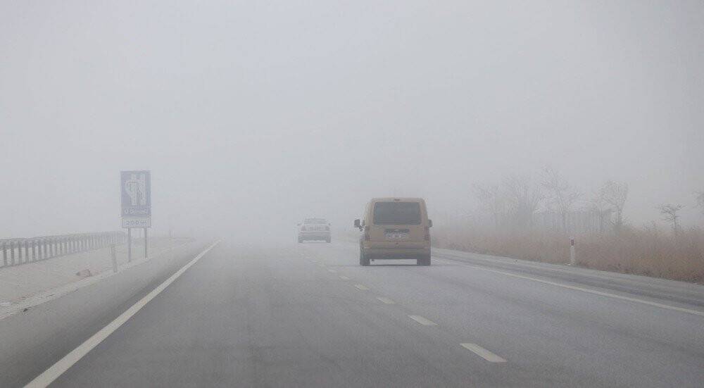 Konya’da sis trafiği olumsuz etkiledi