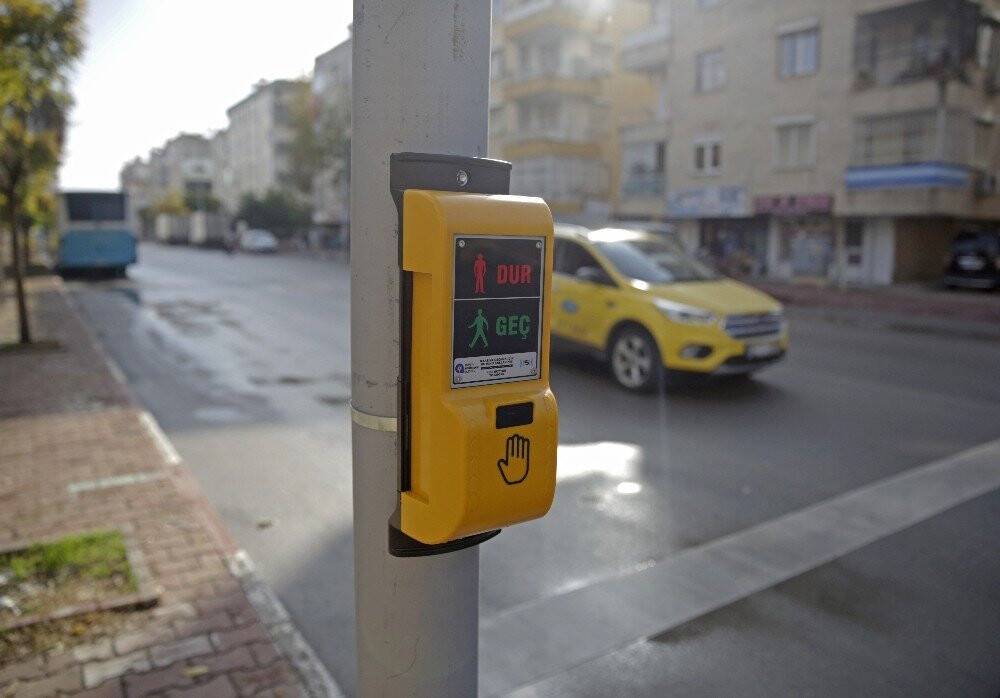 Trafik ışıkları, görme engelliler için konuşacak