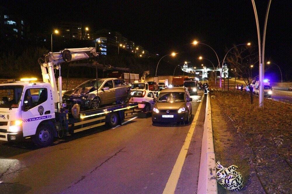 Ankara’da uygulama noktasında zincirleme kaza: 1’i ağır 4 yaralı