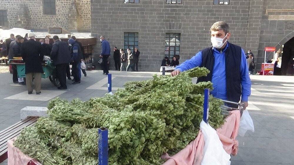 Kış aylarının vazgeçilmez içeceği adaçayına pandemide talep arttı