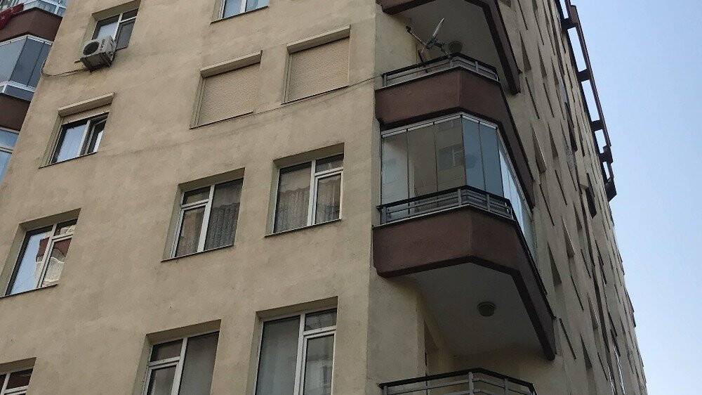 Konya'da yaşlı adam pencereyi kapatmak isterken canından oldu