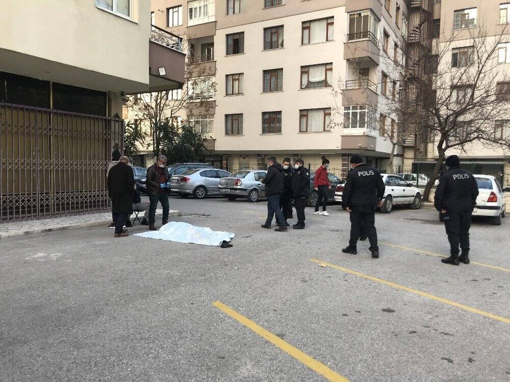 Konya'da yaşlı adam pencereyi kapatmak isterken canından oldu