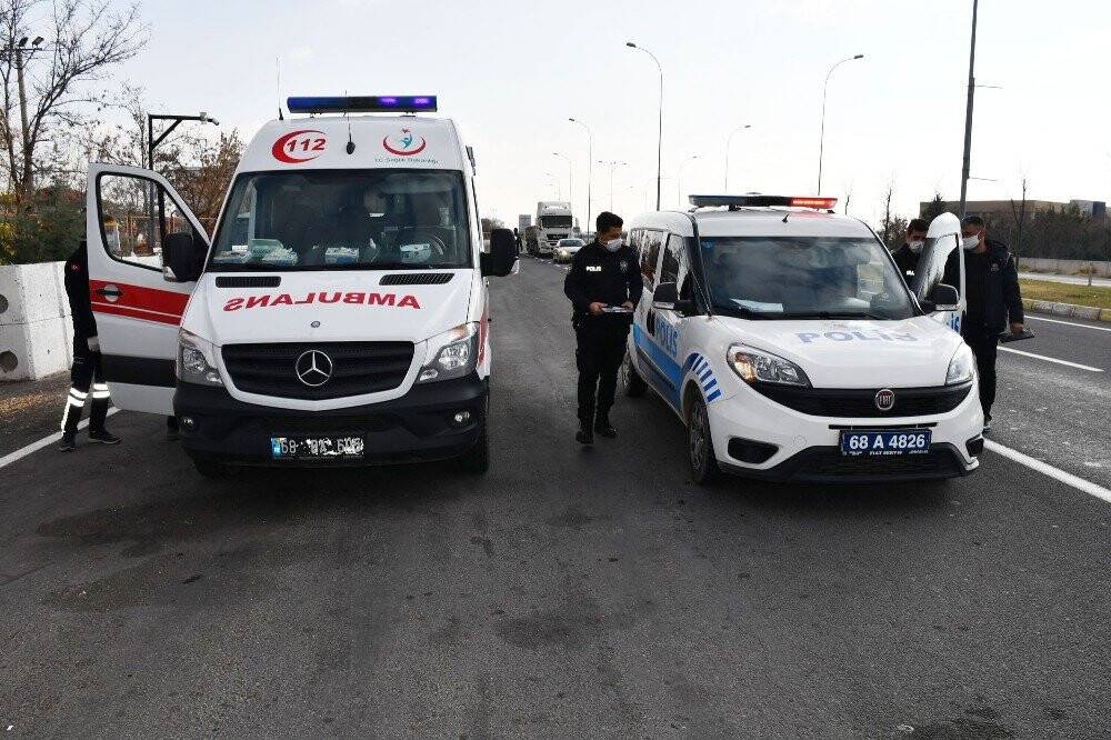 Aksaray’da Covid-19 testi pozitif ve temaslı 2 kardeş seyahatte yakalandı