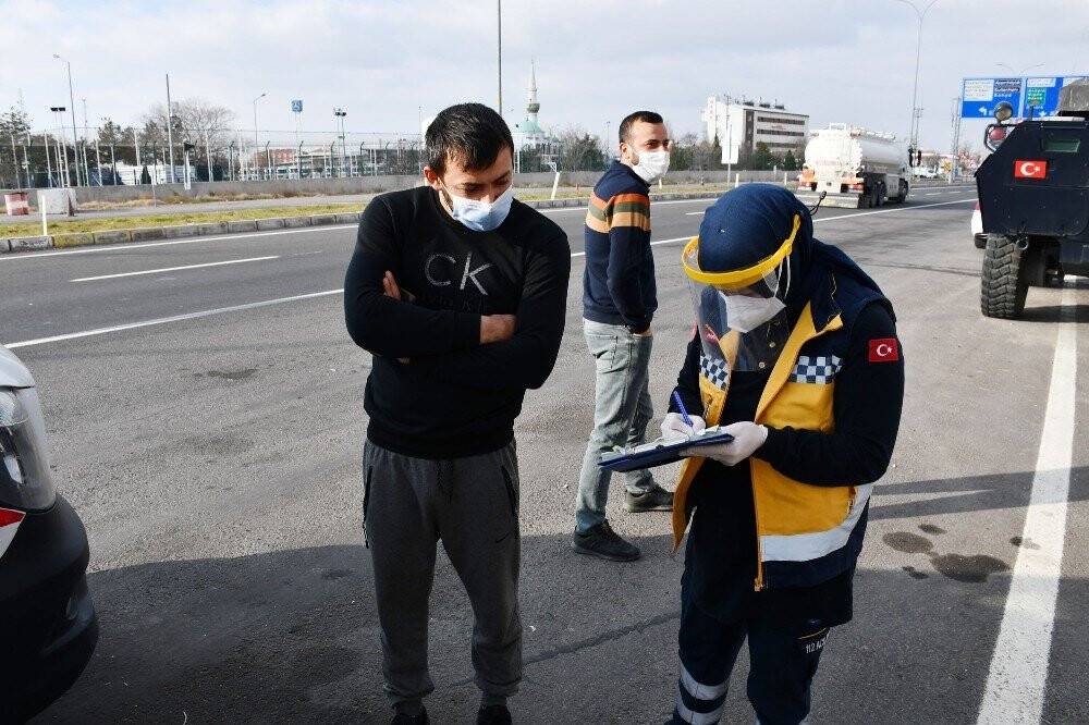 Aksaray’da Covid-19 testi pozitif ve temaslı 2 kardeş seyahatte yakalandı
