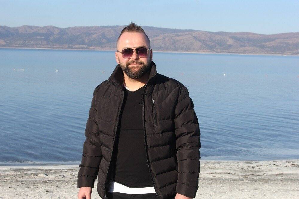 Aralık ayında güneşin tadını Salda Gölü’nde çıkarıyorlar