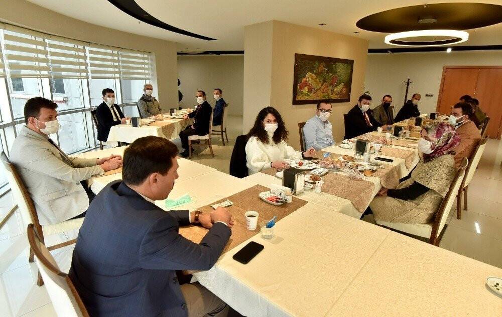 Başkan Kılca, her sabah personelle buluşuyor
