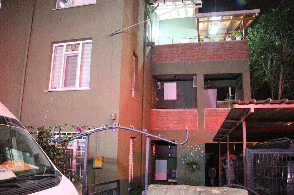 Mutfak tüpü patladı: 2 yaralı