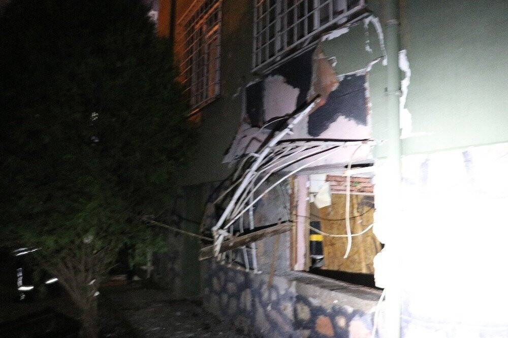 Mutfak tüpü patladı: 2 yaralı