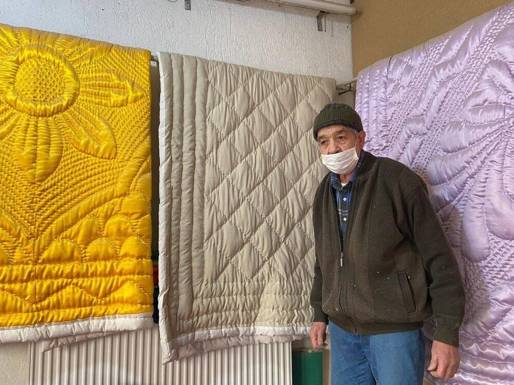 Yorgancılık mesleğini 50 yıldır sürdürüyor