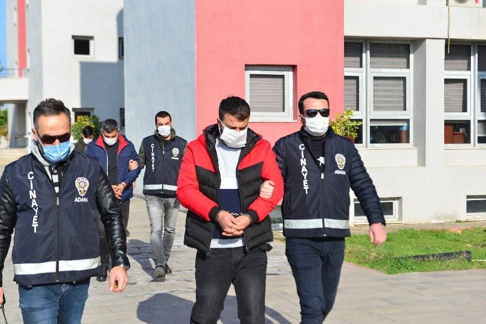 Parasını alamadı darp edildi, çıkan kavgada iki kişi yaralandı