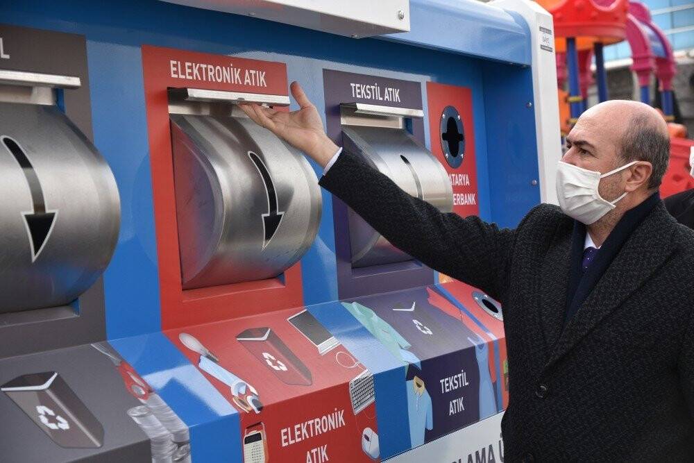 Selçuklu’da 14 noktaya mobil atık getirme merkezleri oluşturuldu
