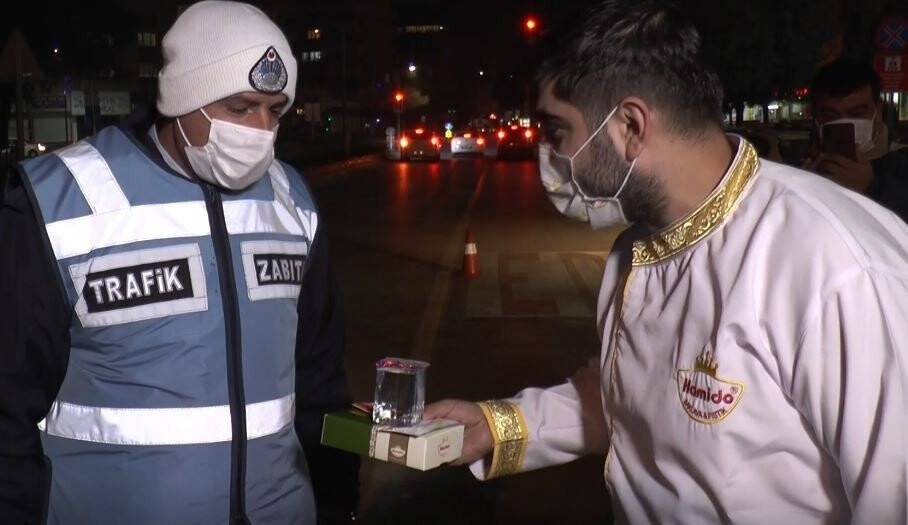 Pandemi savaşçılarına baklava dopingi