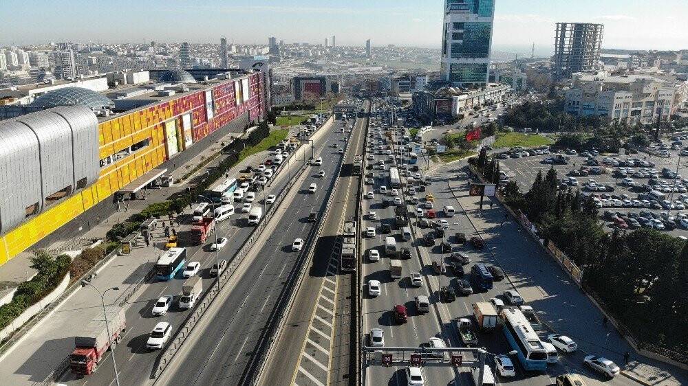 Kısıtlamaya 1 gün kala dikkat çeken trafik yoğunluğu