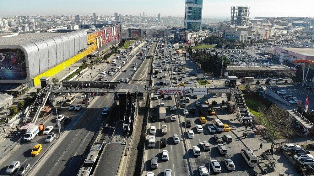 Kısıtlamaya 1 gün kala dikkat çeken trafik yoğunluğu