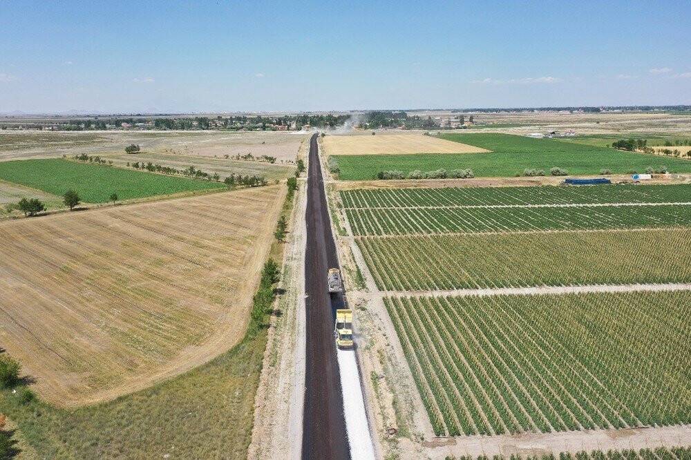 Konya'nın ilçelerine 2020'de 380 kilometre yol yapıldı