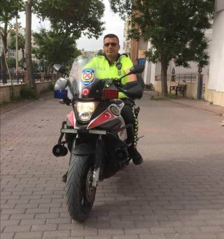 Koronavirüse yenik düşen 48 yaşındaki trafik polisi toprağa verildi