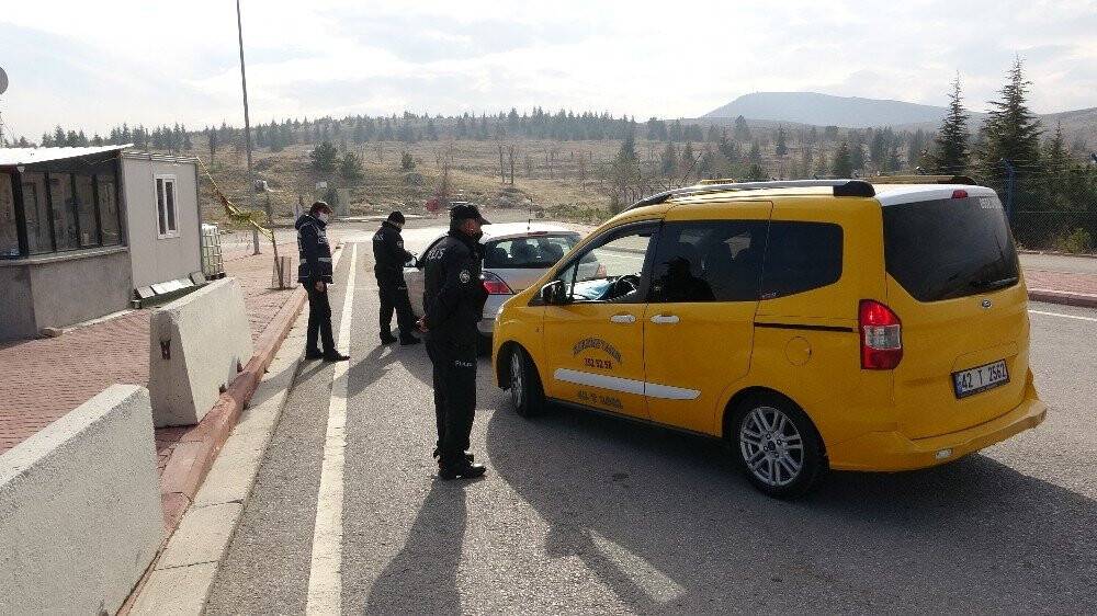 Konya’da yeni yılın ilk gününde yollar boş kaldı