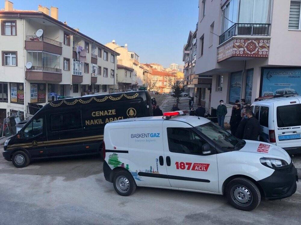 Başkentte apartman garajında 3 genç ölü bulundu