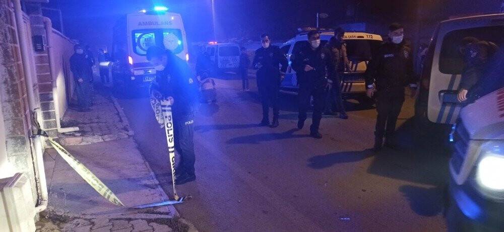 Konya’da sokağa çıkma kısıtlamasında silahlı kavga! 3 kardeş vuruldu