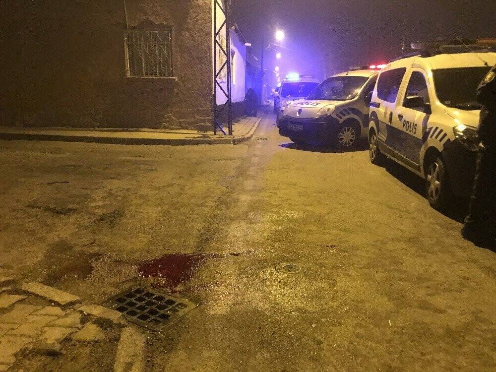 Konya’da sokağa çıkma kısıtlamasında silahlı kavga! 3 kardeş vuruldu