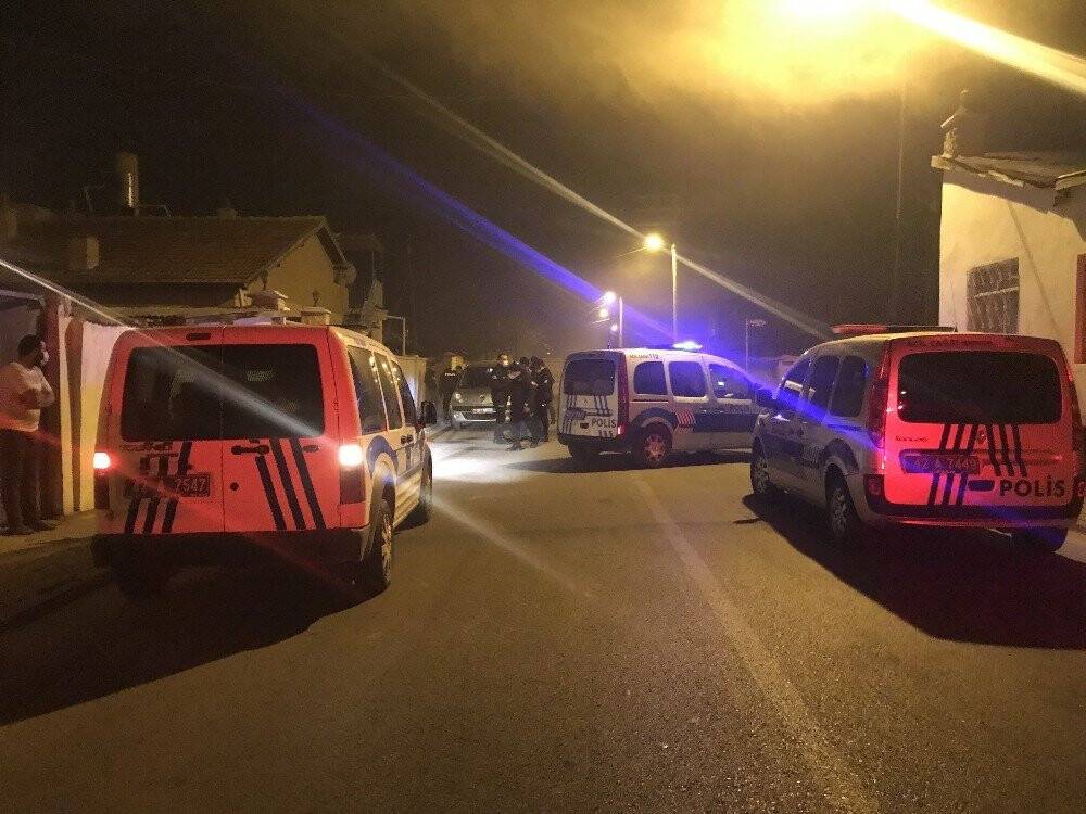 Konya’da sokağa çıkma kısıtlamasında silahlı kavga! 3 kardeş vuruldu