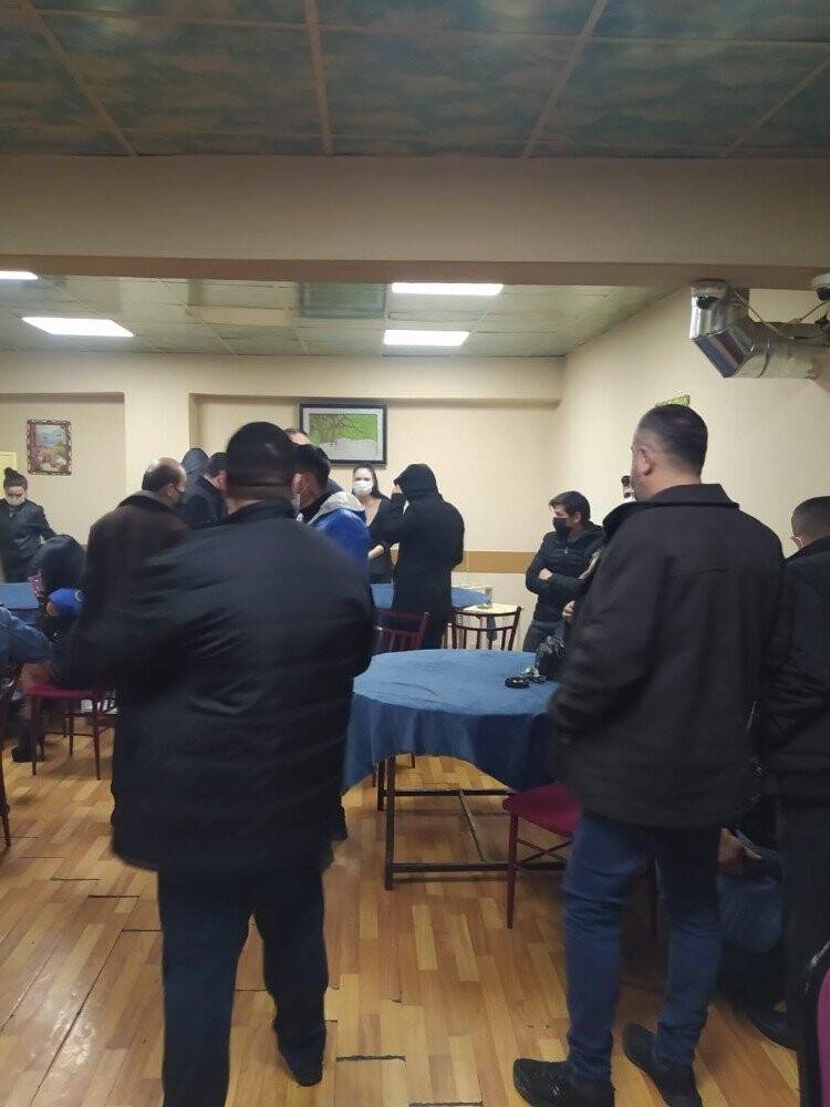Konya’da yasağı delip eğlence mekanında yakalandılar