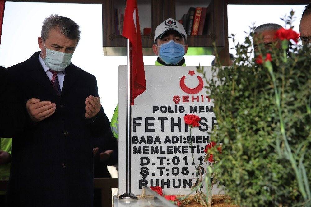 Şehit Fethi Sekin, şehadetinin 4. yılında kabri başında anıldı