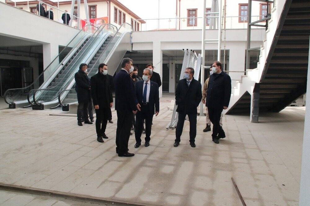 Konya'da Dudu Kadın Çarşısı’nın ilk tapuları verildi