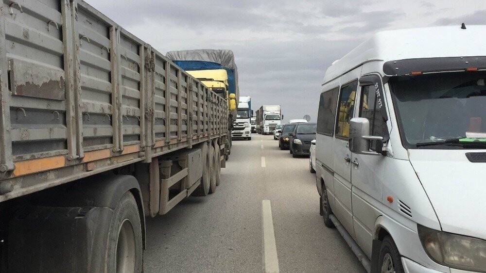 Konya’da kaza! Tır ile pikap çarpıştı: 2 yaralı