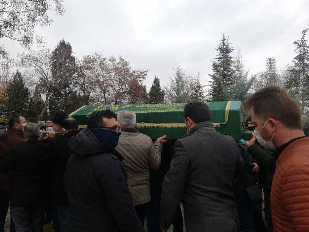 Konya'da kazada hayatını kaybeden gazete dağıtıcısı toprağa verildi